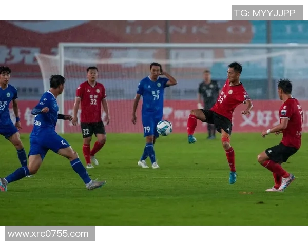 足球球星受伤背后的故事与挑战如何影响他们的职业生涯与未来发展